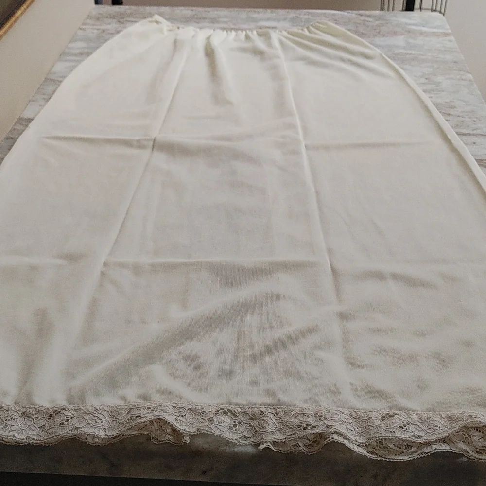 Vintage Long Straight Half Slip with Slit - Picture 4 of 7